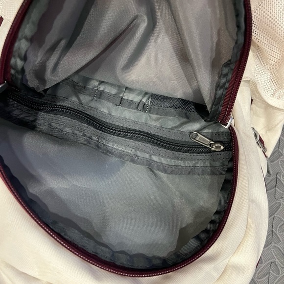 The North Face Vault Backpack - Picture 9 of 9